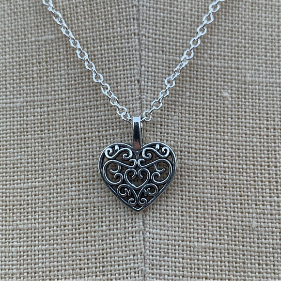 NWT Sterling Silver Plated Chain & Alloy Heart Charm Necklace - Picture 2 of 10